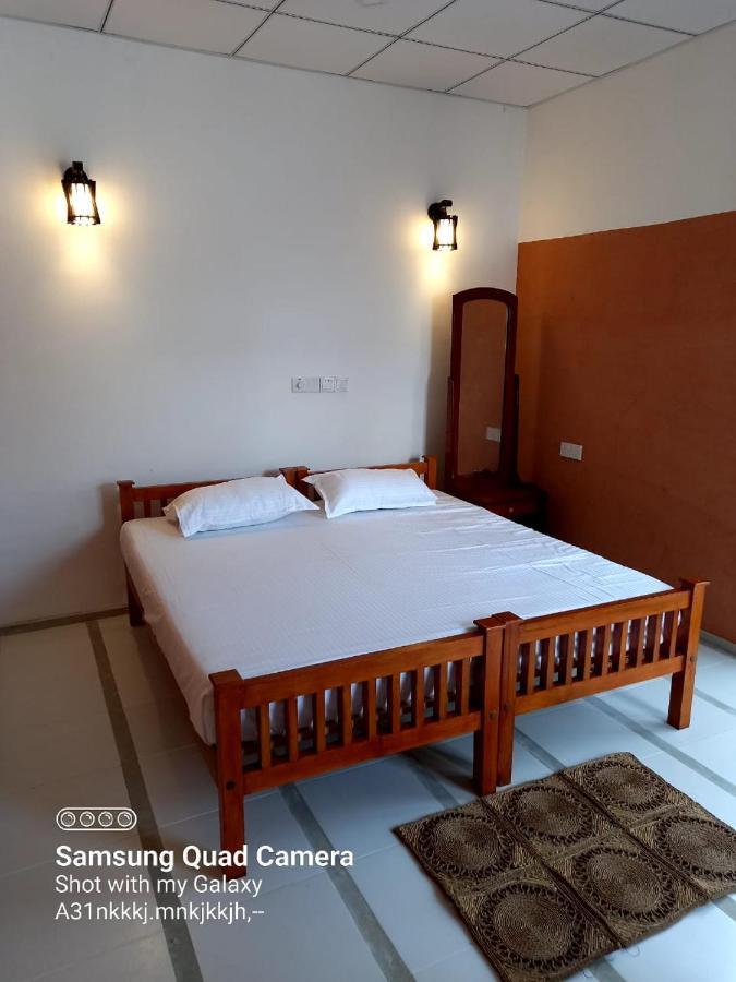 La-Vira Beach Villa Hikkaduwa Eksteriør billede