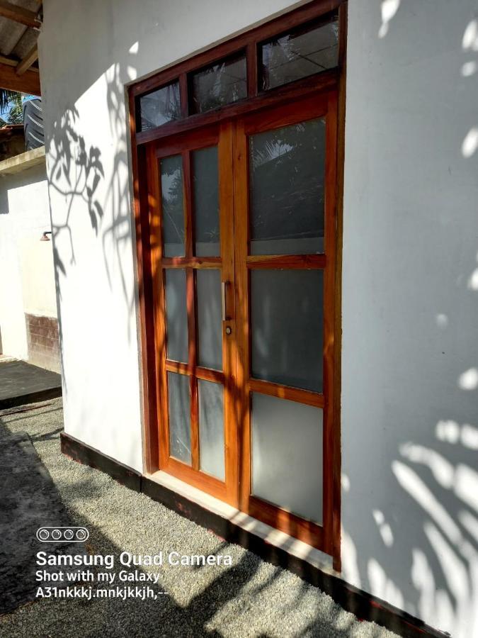 La-Vira Beach Villa Hikkaduwa Eksteriør billede