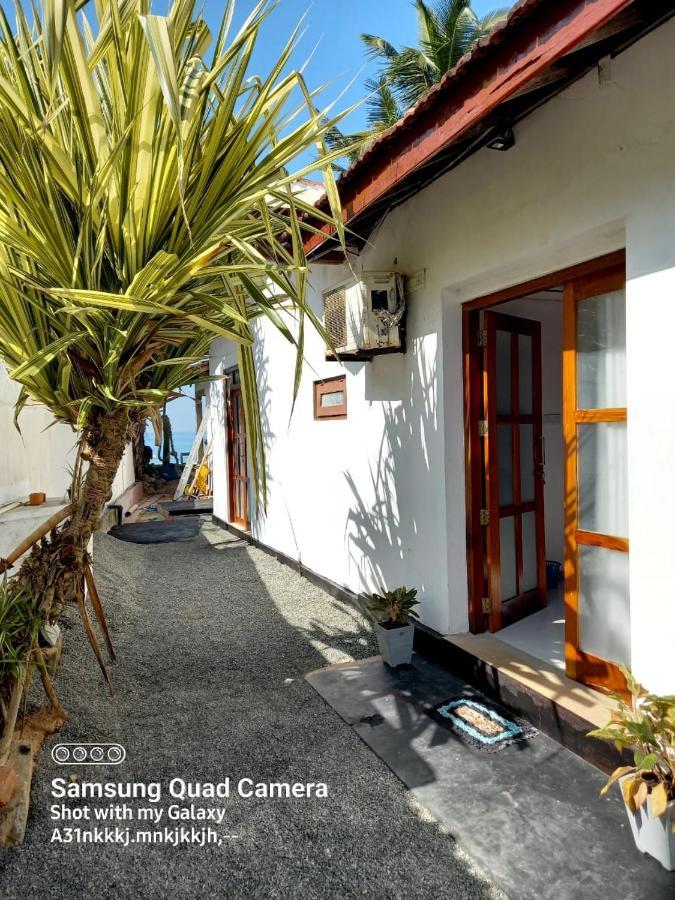 La-Vira Beach Villa Hikkaduwa Eksteriør billede