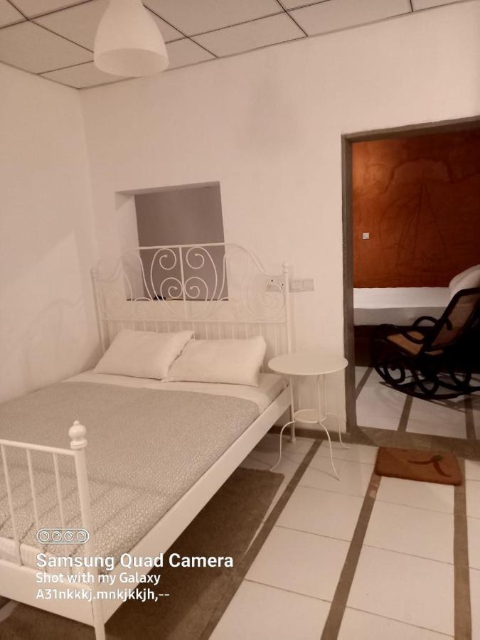 La-Vira Beach Villa Hikkaduwa Eksteriør billede