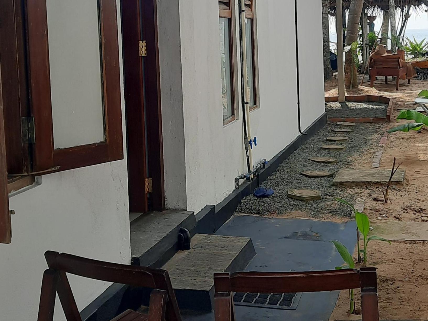 La-Vira Beach Villa Hikkaduwa Værelse billede