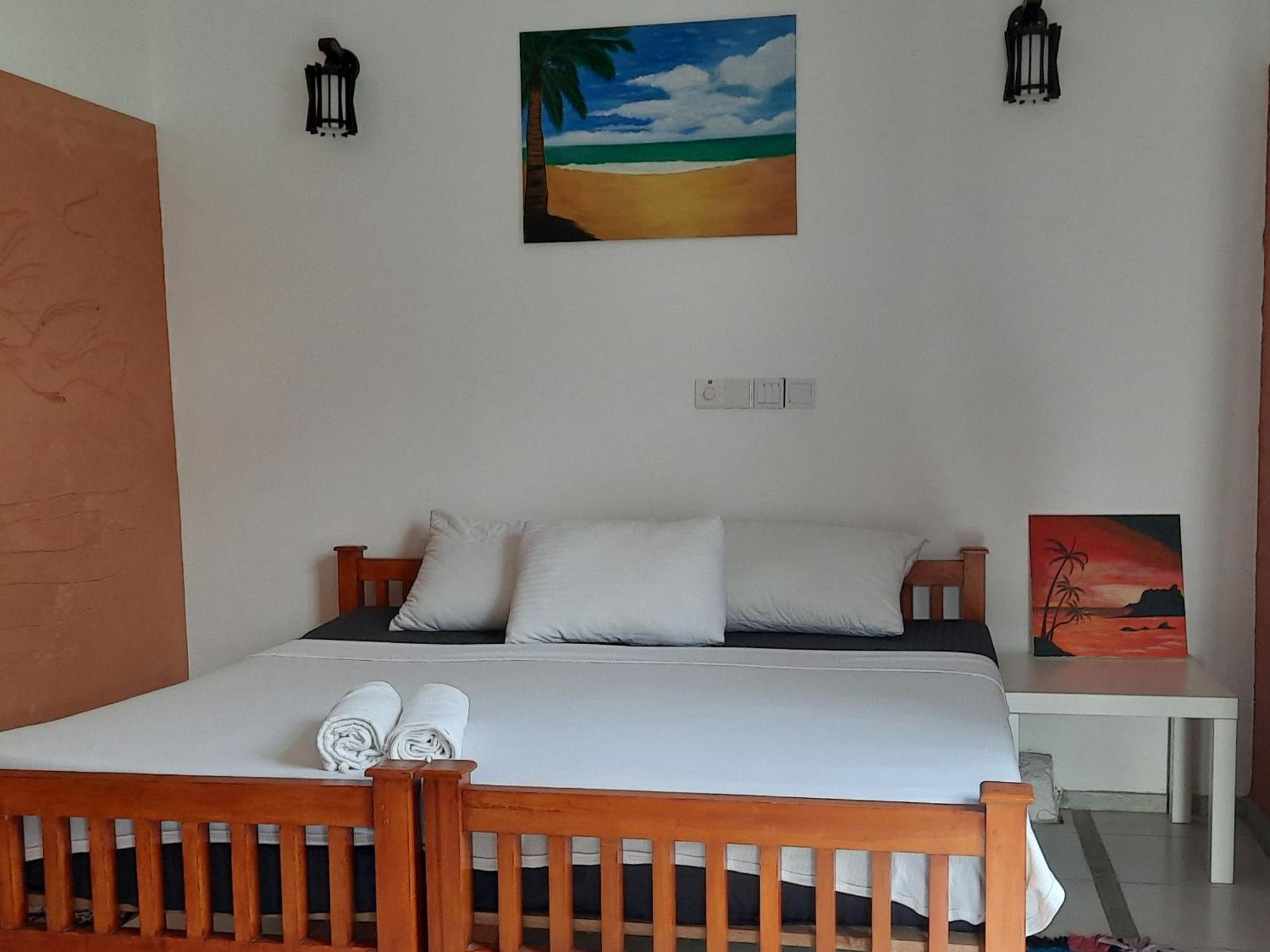 La-Vira Beach Villa Hikkaduwa Værelse billede