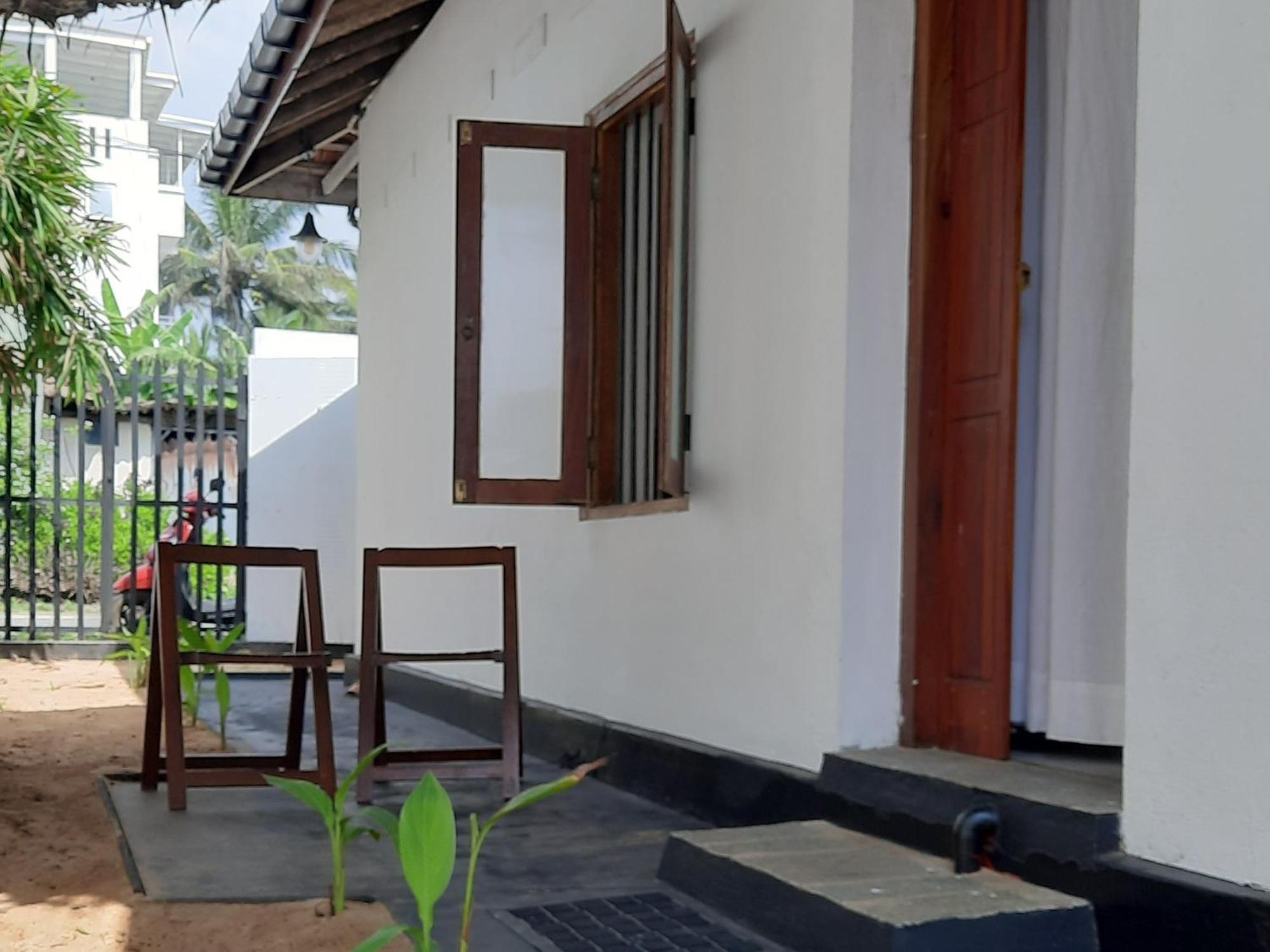 La-Vira Beach Villa Hikkaduwa Værelse billede