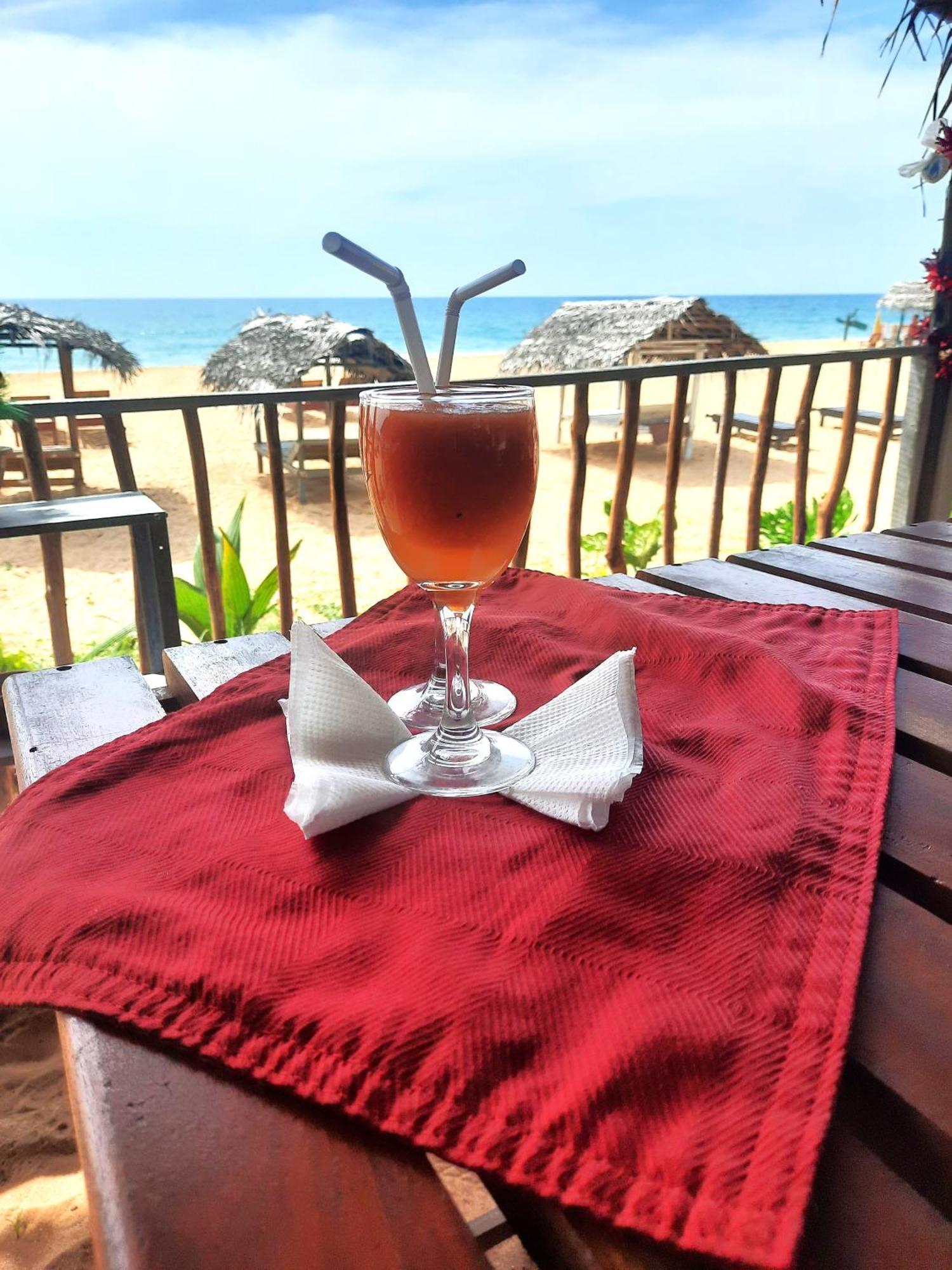 La-Vira Beach Villa Hikkaduwa Eksteriør billede