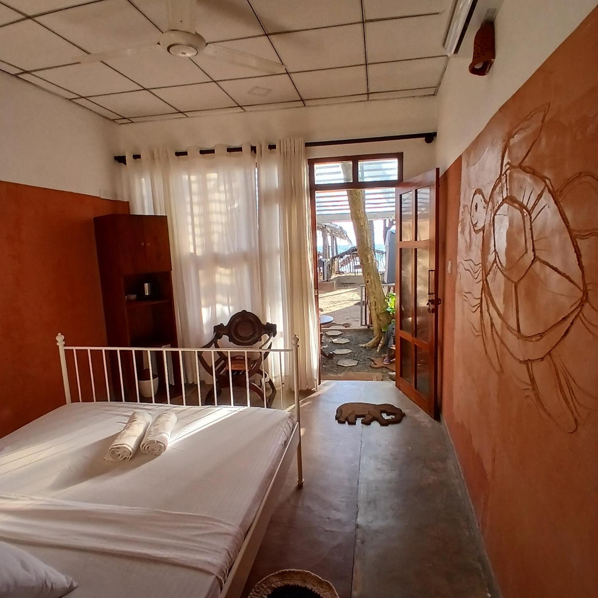 La-Vira Beach Villa Hikkaduwa Eksteriør billede