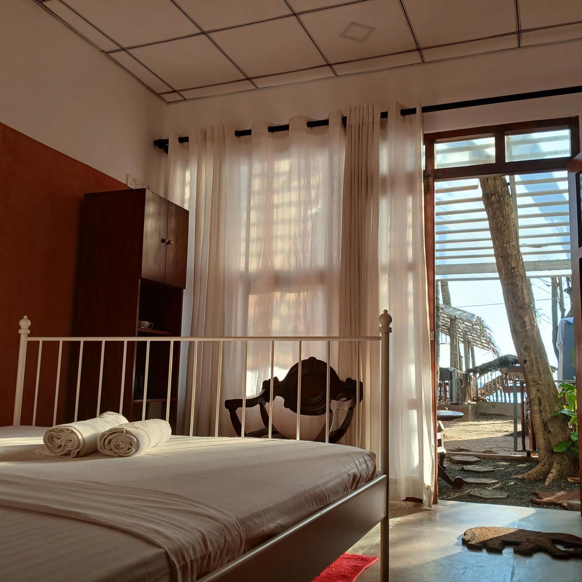 La-Vira Beach Villa Hikkaduwa Eksteriør billede